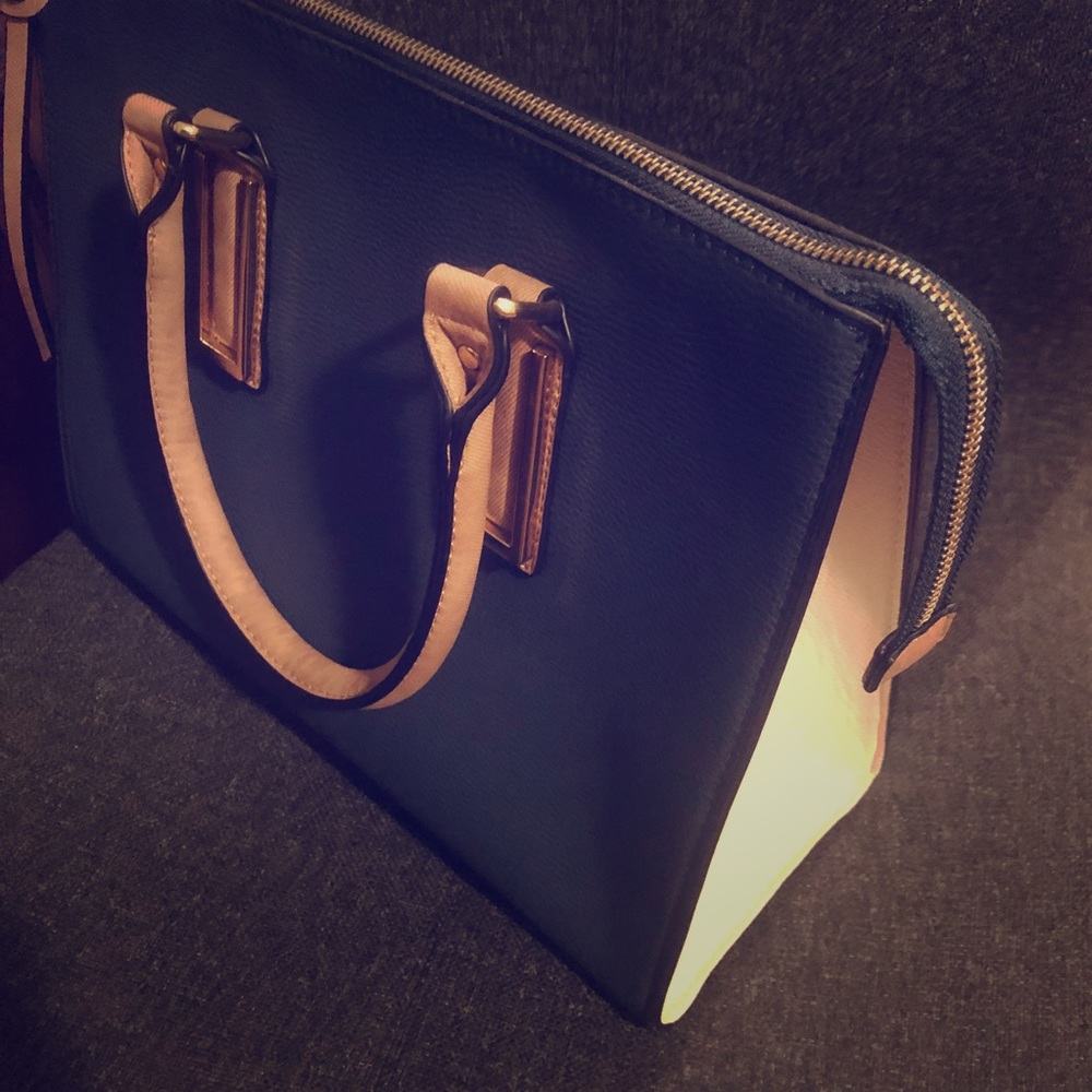 Navy and cream purse